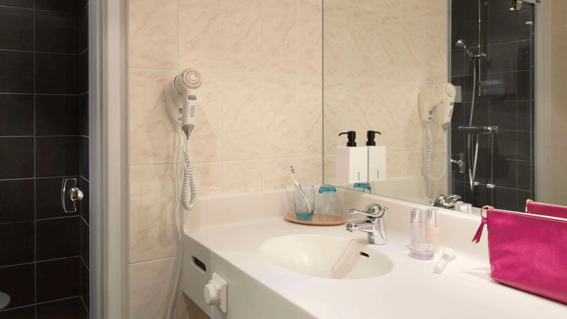 Scandic Star Соллентуна Отель